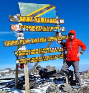 „Abenteuer Kilimandscharo – Mit 71 Jahren auf den höchsten Berg Afrikas“ @ Stadthalle Ahaus